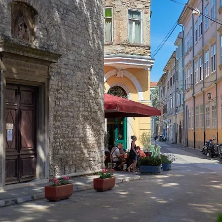 Apartament Old Romanitic 1 With Free Private Parking