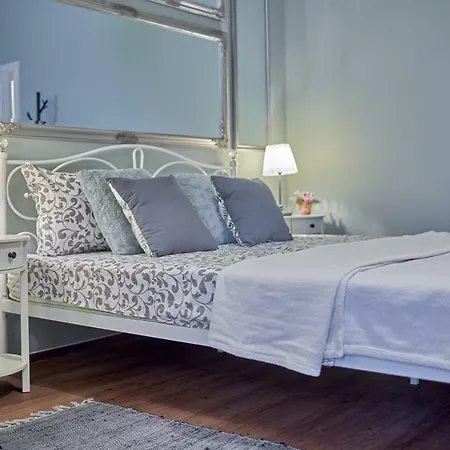 Old Romanitic 1 With Free Private Parking * 普拉