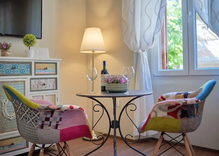 Old Romanitic 1 With Free Private Parking Pula