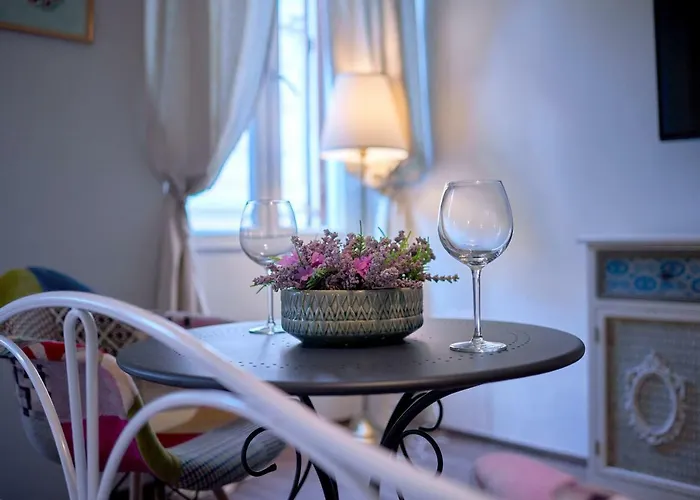 Old Romanitic 1 With Free Private Parking Lejlighed *