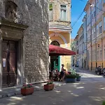 Apartamento Old Romanitic 1 With Free Private Parking