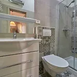 Old Romanitic 1 With Free Private Parking
