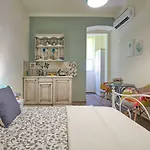 Daire Old Romanitic 1 With Free Private Parking *